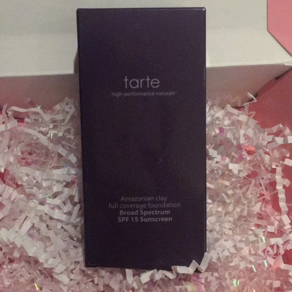 Tarte Amazonian clay Foundation